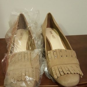 Ladies block heel loafer